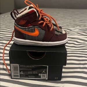 Jordan 1 baby 4C Mid SE Sneakers maroon orange plaid new